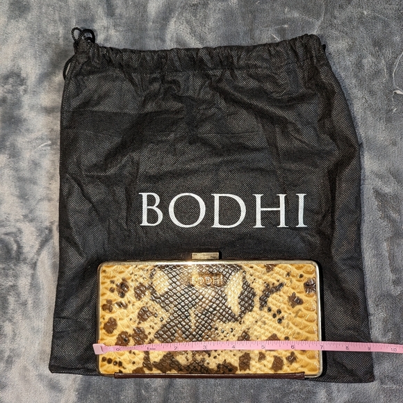 Bodhi Snake embossed Rectangular Clutch - Picture 3 of 7